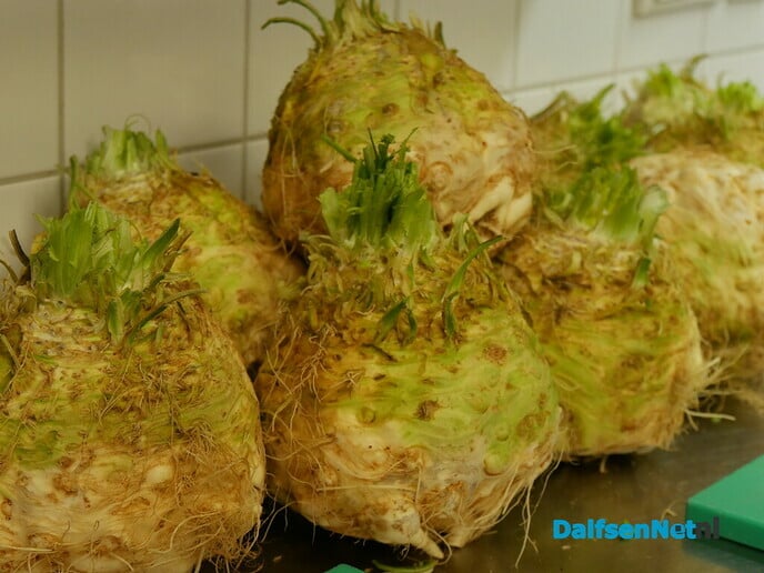 Leerlingen maken 75 liter soep! - Foto: Ingezonden foto