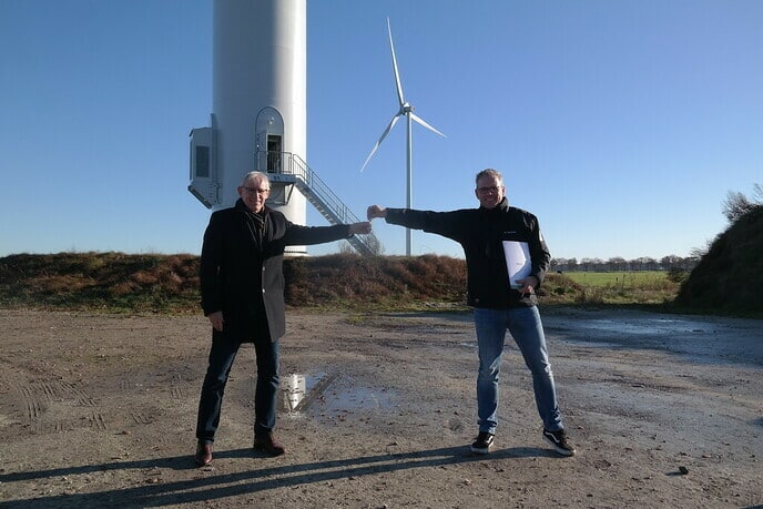 Windmolens officieel overgedragen aan Nieuwleusen Synergie - Foto: Ingezonden foto