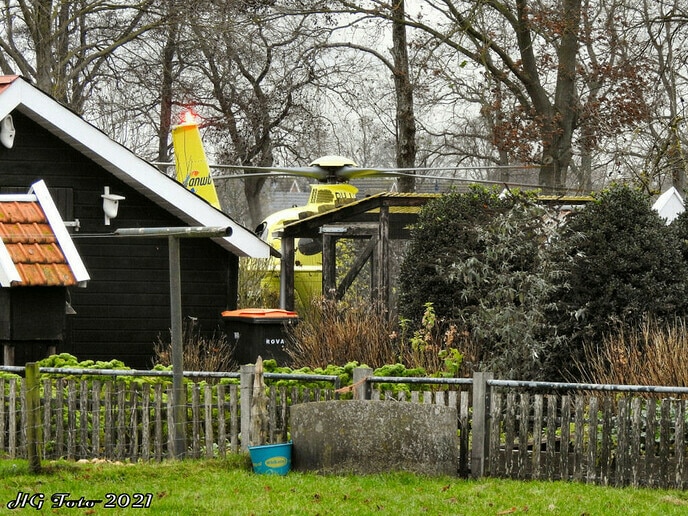 Grote schuurbrand in Nieuwleusen, 2 gewonden