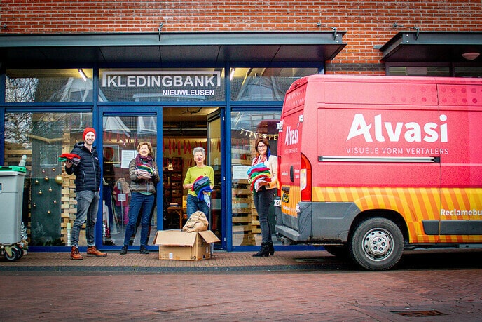 250 nieuwe mutsen voor kledingbank - Foto: Ingezonden foto