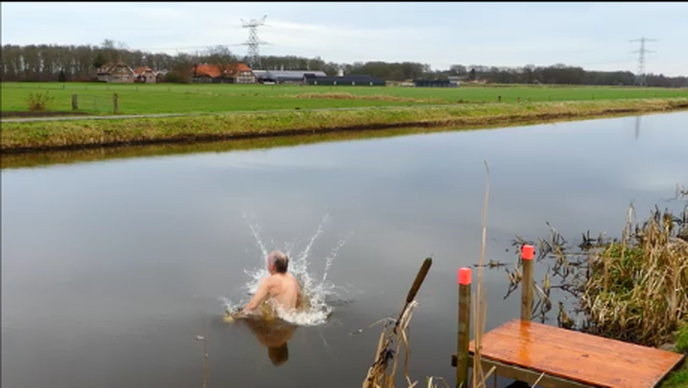 Nieuwjaarsduik Overijssels Kanaal - Foto: Eigen geleverde foto