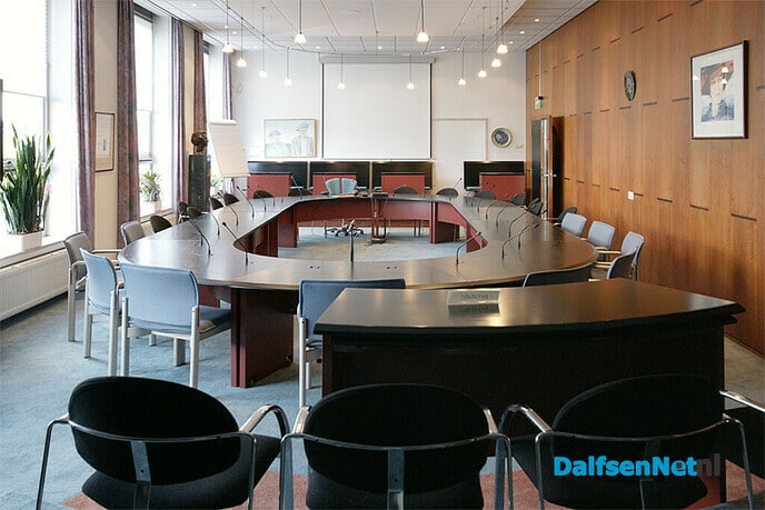 Uit de oude doos (gemeentehuis) - Foto: Paul Scholten