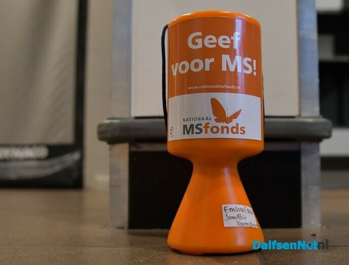 Emballage box bij Jumbo Kamphuis brengt €887,85 op voor het MS-fonds - Foto: Johan Bokma
