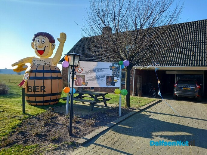 Veurzitter  Sallands Bakfeest Gerwin Visscher heeft abraham op bezoek!! - Foto: Ingezonden foto