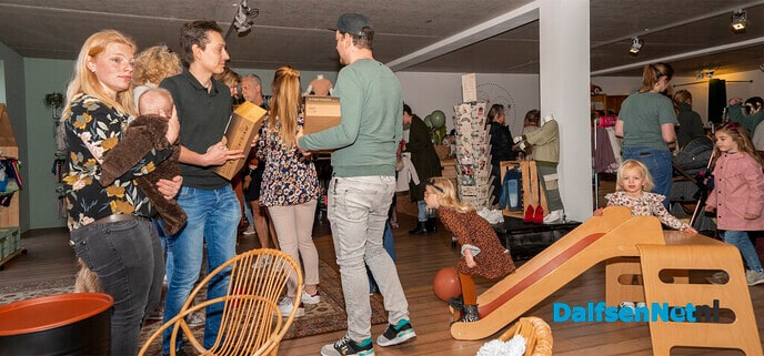 Winkel “Zussies” officieel geopend - Foto: Paul Scholten