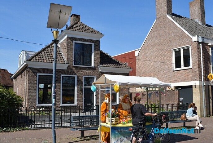 Bungeetrampoline, eieren zoeken en paashazen in het centrum - Foto: Johan Bokma