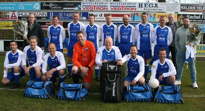 Nieuwe kleding Veteranen VV Hoonhorst - Foto: Ingezonden foto