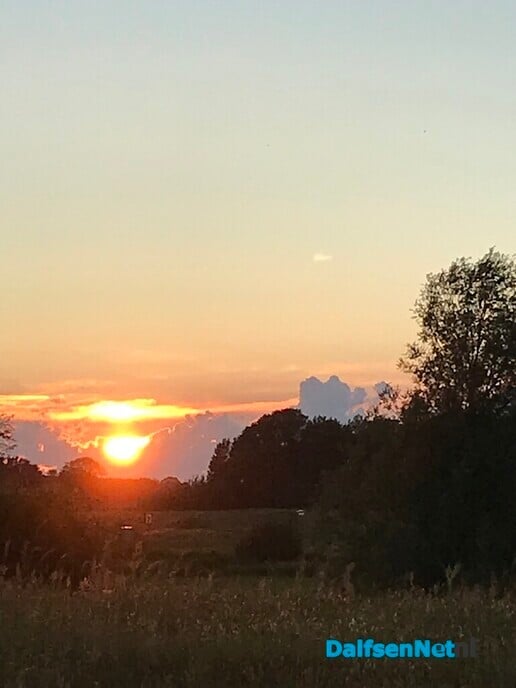 Prachtige zonsonderondergang boven het Veerland - Foto: Ingezonden foto