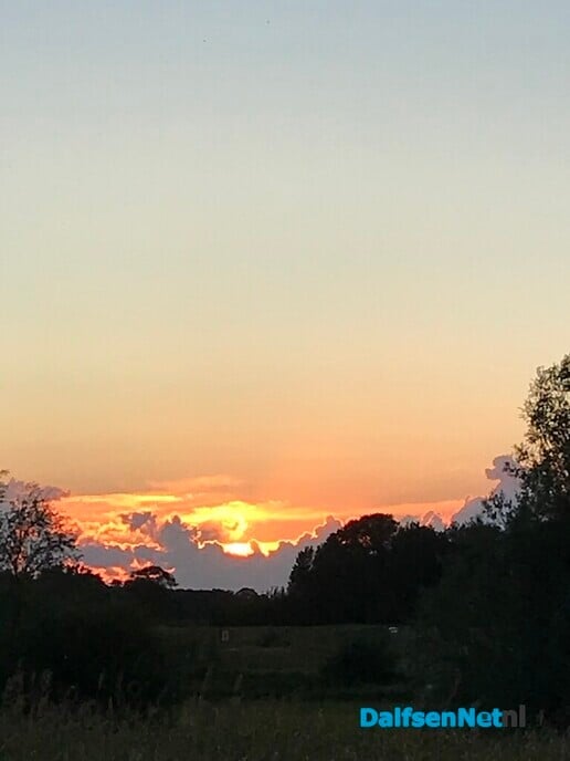 Prachtige zonsonderondergang boven het Veerland - Foto: Ingezonden foto