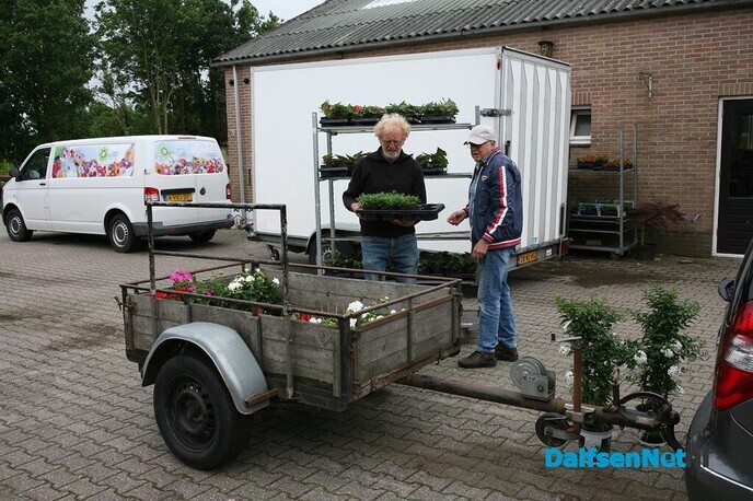 Voorjaarsplanten voor Hospice Dalfsen - Foto: Ingezonden foto