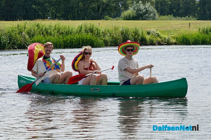 Navigators met “Mexicanen” op de Vecht - Foto: Paul Scholten