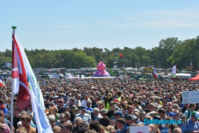 Rond de 60.000 demonstranten bij Boerenprotest in Stroe - Foto: Johan Bokma