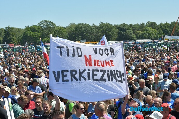 Rond de 60.000 demonstranten bij Boerenprotest in Stroe - Foto: Johan Bokma