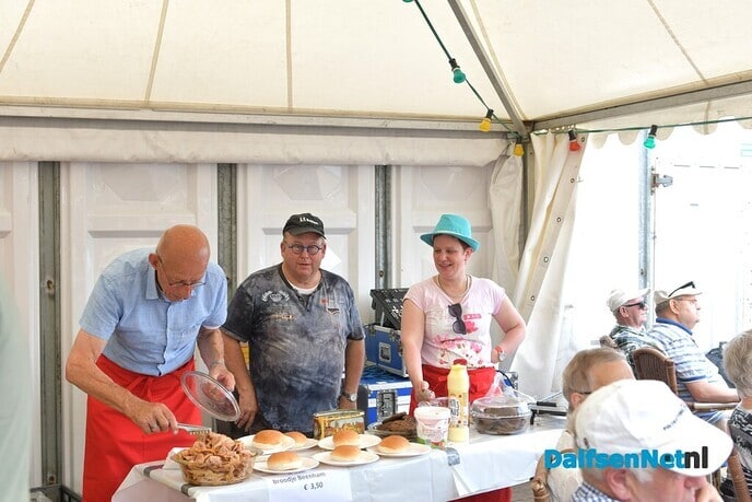 Het Sproeifeest zaterdagmiddag Hoonhorst - Foto: Johan Bokma