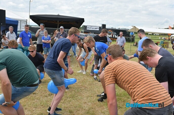 Het Sproeifeest zaterdagmiddag Hoonhorst - Foto: Johan Bokma
