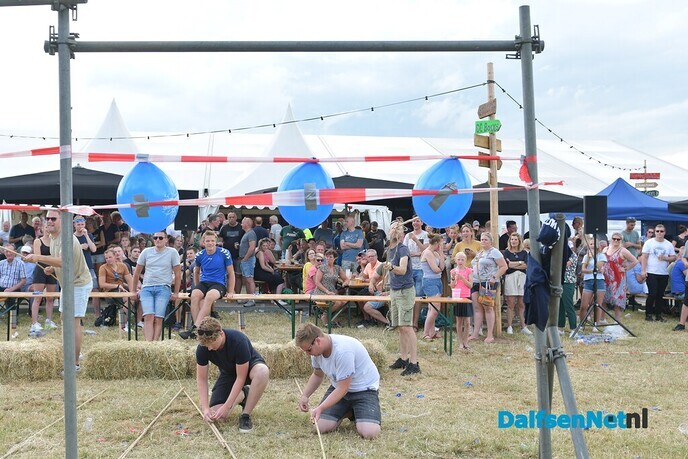 Het Sproeifeest zaterdagmiddag Hoonhorst - Foto: Johan Bokma