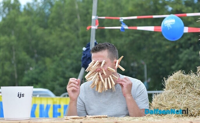 Het Sproeifeest zaterdagmiddag Hoonhorst - Foto: Johan Bokma