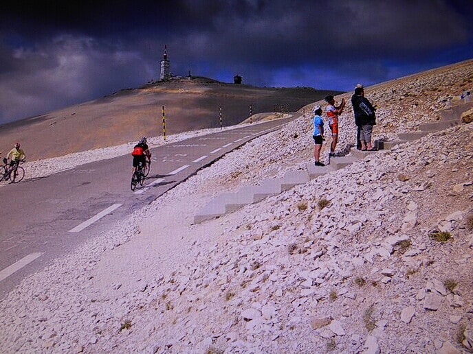 ALS Team strandde  voor de top van Mont Ventoux