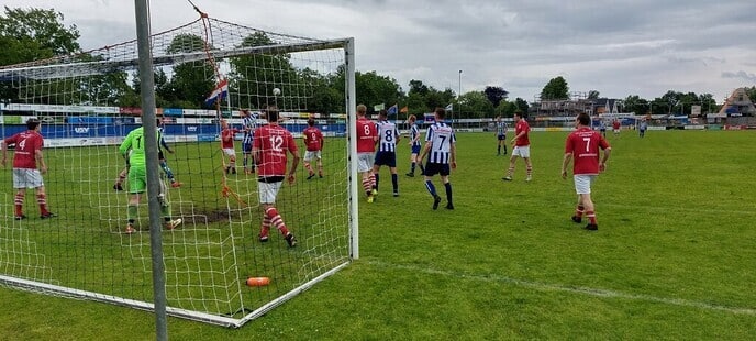 USV voorkomt in ultieme slotfase rechtstreeks degradatie - Foto: Ingezonden foto