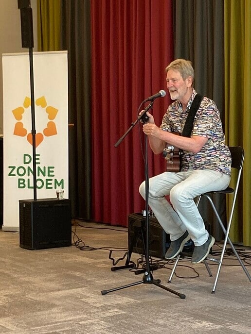 Troubadour trad op voor de Zonnebloem - Foto: Ingezonden foto
