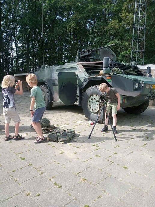 Bezoek van ouder, werkzaam als militair