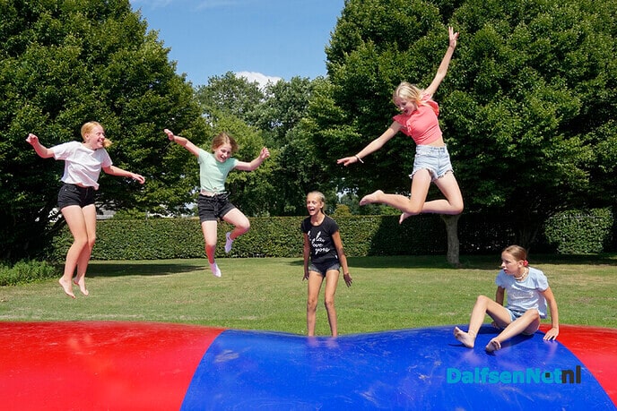 Airtrampoline in zwembad De Meule - Foto: Paul Scholten