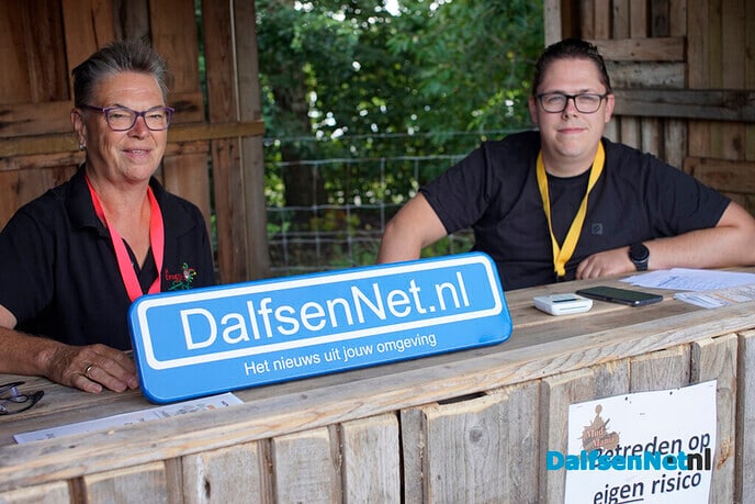 Foto’s met bord DalfenNet.nl - Foto: Paul Scholten