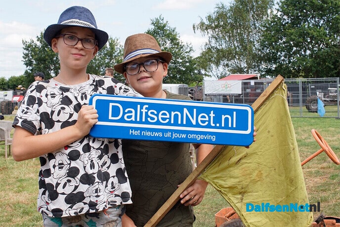 Foto’s met bord DalfenNet.nl - Foto: Paul Scholten