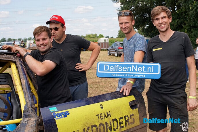 Foto’s met bord DalfenNet.nl - Foto: Paul Scholten