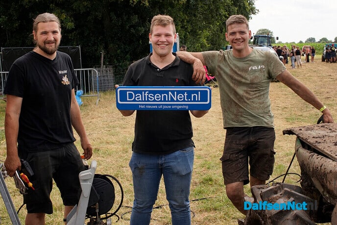 Foto’s met bord DalfenNet.nl - Foto: Paul Scholten