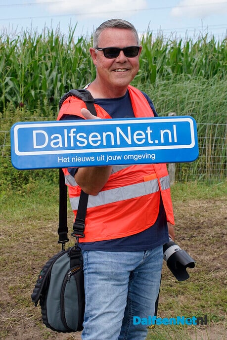 Foto’s met bord DalfenNet.nl - Foto: Paul Scholten
