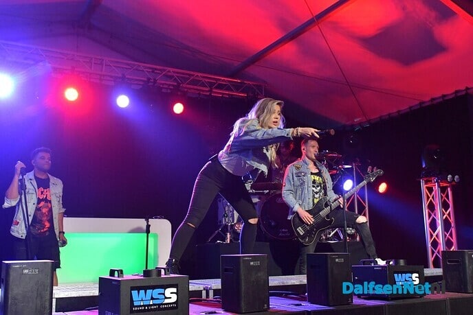 Royal Beat zet feesttent compleet op zijn kop! - Foto: Johan Bokma