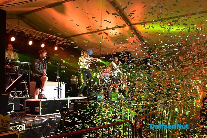 Royal Beat zet feesttent compleet op zijn kop! - Foto: Johan Bokma