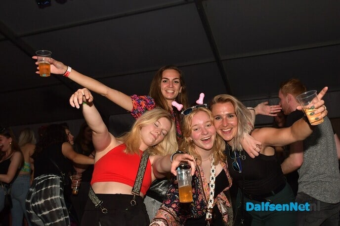 Royal Beat zet feesttent compleet op zijn kop! - Foto: Johan Bokma