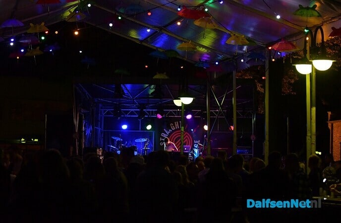 Lekkere muziek met Straight on Stage bij Nikki’s - Foto: Johan Bokma