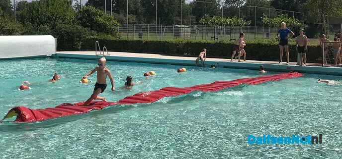 Saam Welzijn Dalfsen met “Water Fun” in zwembad Gerner - Foto: Paul Scholten