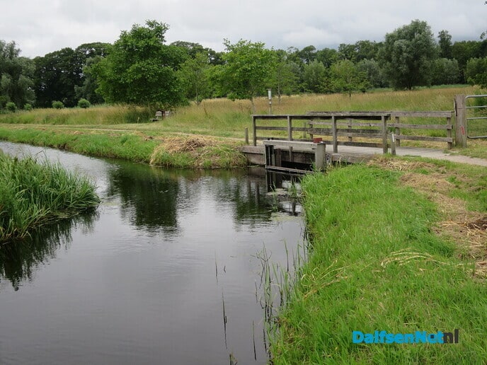 De Emmertochtsloot, een bijzonder natuurgebied - Foto: Wim
