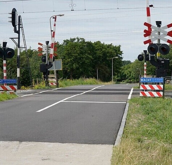 Overweg Maatgravenweg blijft wel open, wel wat hinder - Foto: Paul Scholten