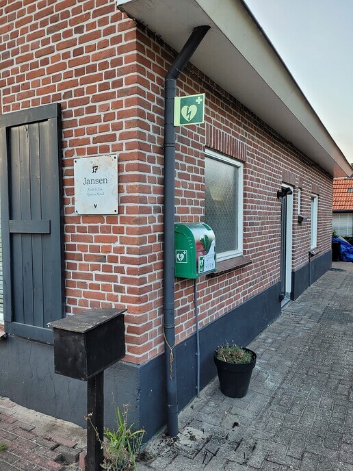 Geslaagde actie voor meer AED’s in Lemelerveld - Foto: Niels Jansen