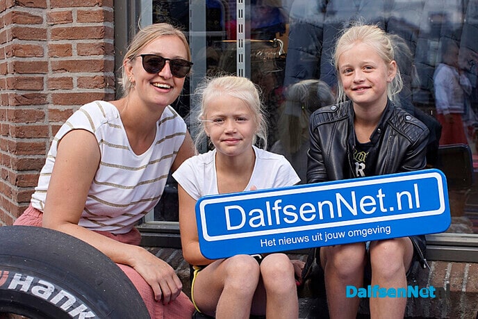 Bord DalfsenNet.nl op braderie Dalfsen (6 augustus deel 1) - Foto: Paul Scholten