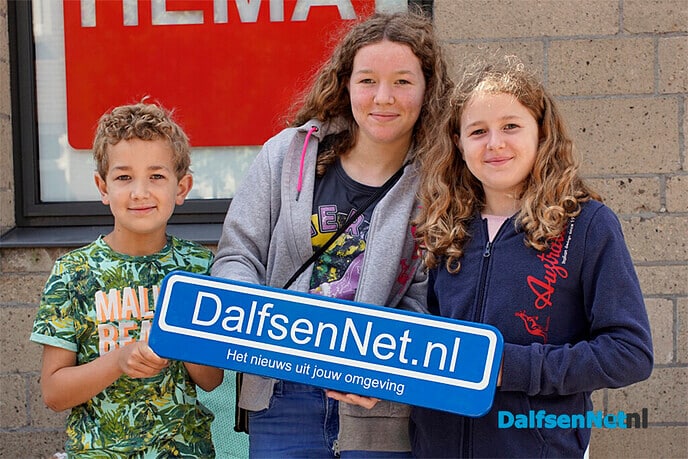 Bord DalfsenNet.nl op braderie Dalfsen (6 augustus deel 1) - Foto: Paul Scholten