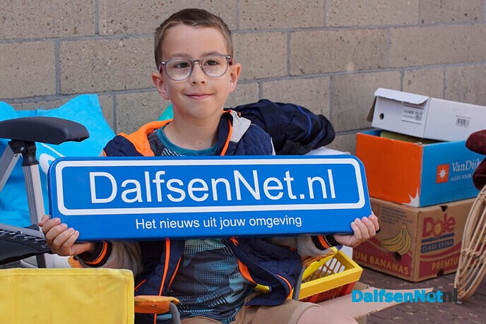Bord DalfsenNet.nl op braderie Dalfsen (6 augustus deel 1) - Foto: Paul Scholten