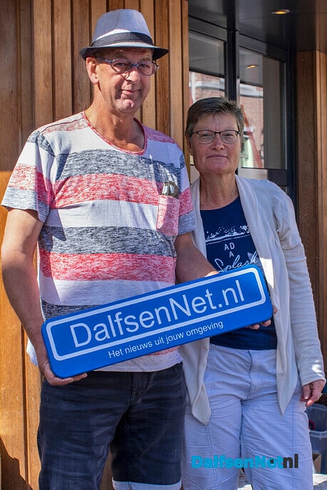 Bord DalfsenNet.nl op braderie Dalfsen - Foto: Paul Scholten