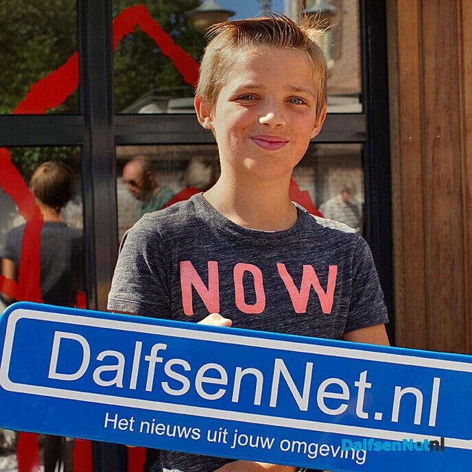 Bord DalfsenNet.nl op braderie Dalfsen - Foto: Paul Scholten