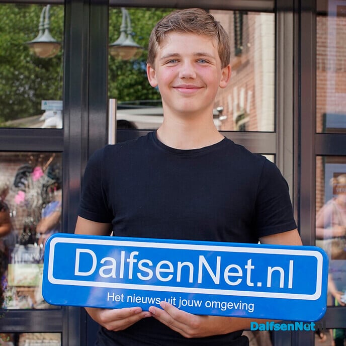 Bord DalfsenNet.nl op braderie Dalfsen - Foto: Paul Scholten