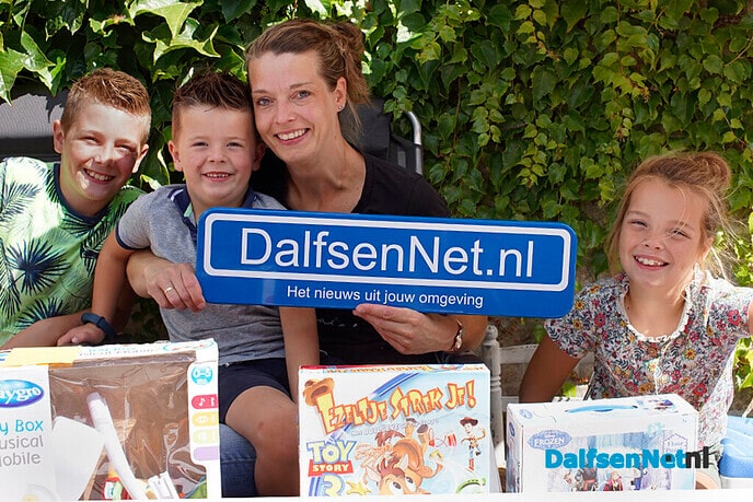 Bord DalfsenNet.nl op braderie Dalfsen - Foto: Paul Scholten