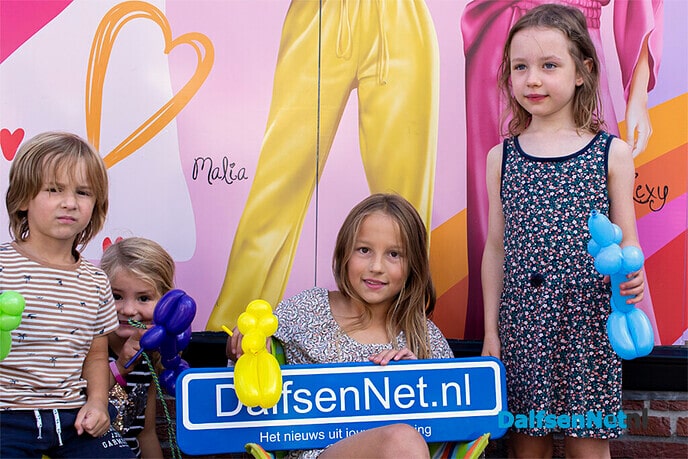 Bord DalfsenNet.nl op braderie Dalfsen - Foto: Paul Scholten