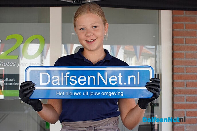 Bord DalfsenNet.nl op braderie Dalfsen - Foto: Paul Scholten
