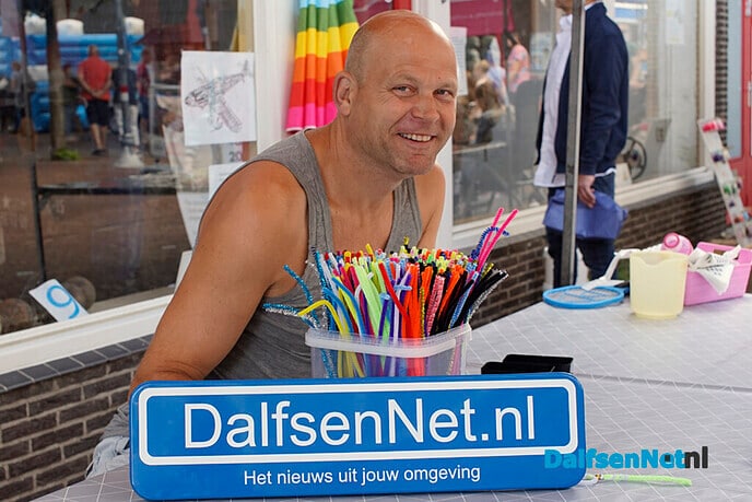 Bord DalfsenNet.nl op braderie Dalfsen - Foto: Paul Scholten