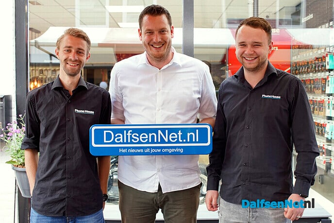 Bord DalfsenNet.nl op braderie Dalfsen - Foto: Paul Scholten